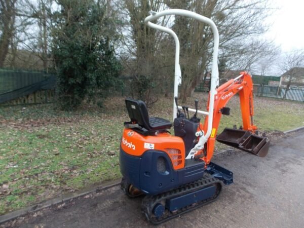 kubota k008 3 micro d’occasion (2013) – mini pelle 0,8t avec moteur neuf – 2 694 h kubota k008 3 micro d’occasion (2013) – mini pelle 0,8t avec moteur neuf – 2 694 h