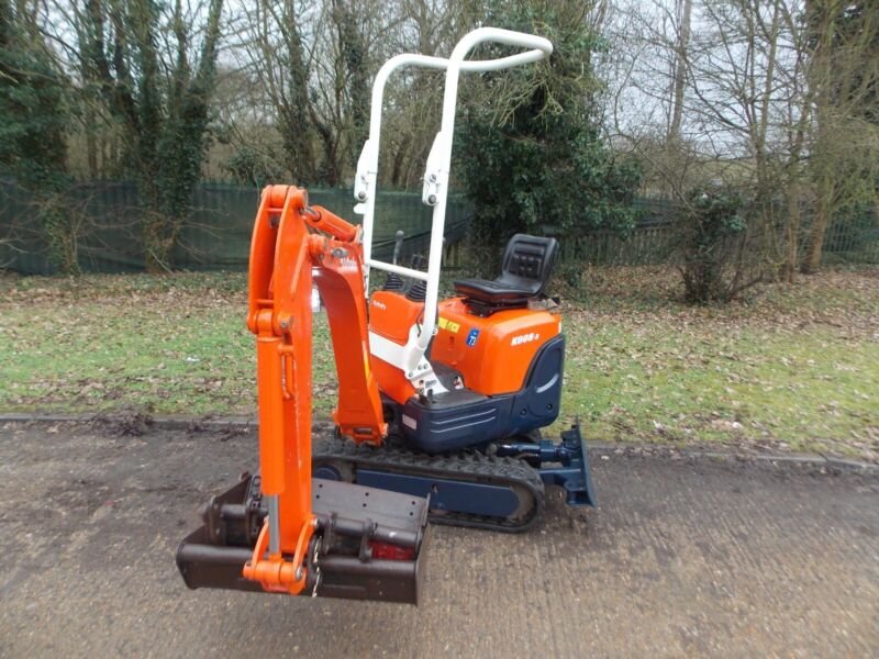 kubota k008 3 micro d’occasion (2013) – mini pelle 0,8t avec moteur neuf – 2 694 h kubota k008 3 micro d’occasion (2013) – mini pelle 0,8t avec moteur neuf – 2 694 h