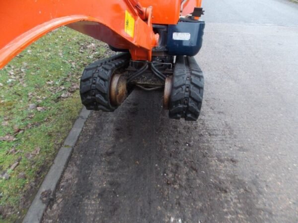 kubota k008 3 micro d’occasion (2013) – mini pelle 0,8t avec moteur neuf – 2 694 h kubota k008 3 micro d’occasion (2013) – mini pelle 0,8t avec moteur neuf – 2 694 h