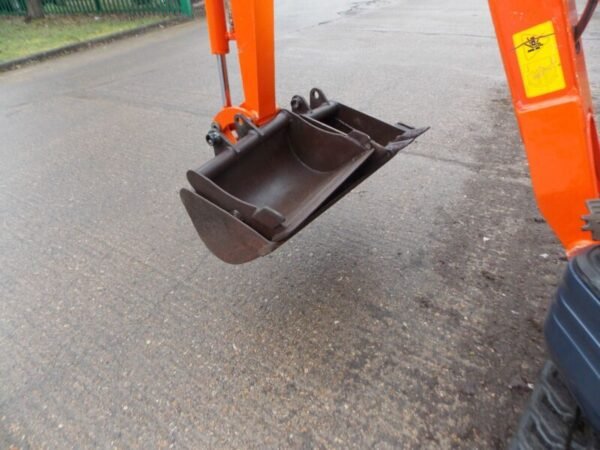 kubota k008 3 micro d’occasion (2013) – mini pelle 0,8t avec moteur neuf – 2 694 h kubota k008 3 micro d’occasion (2013) – mini pelle 0,8t avec moteur neuf – 2 694 h