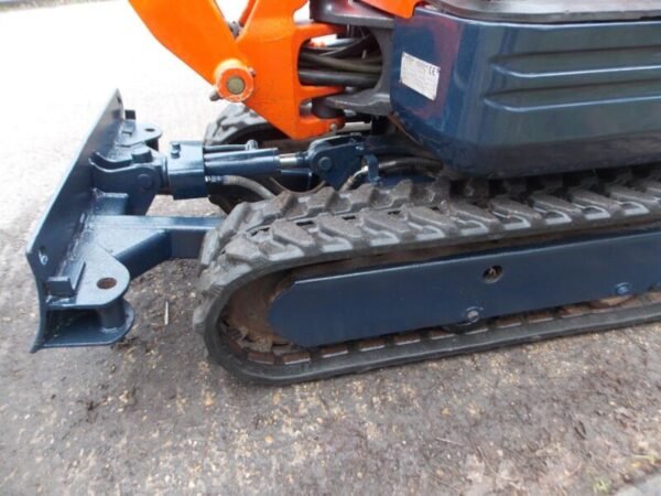 kubota k008 3 micro d’occasion (2013) – mini pelle 0,8t avec moteur neuf – 2 694 h kubota k008 3 micro d’occasion (2013) – mini pelle 0,8t avec moteur neuf – 2 694 h